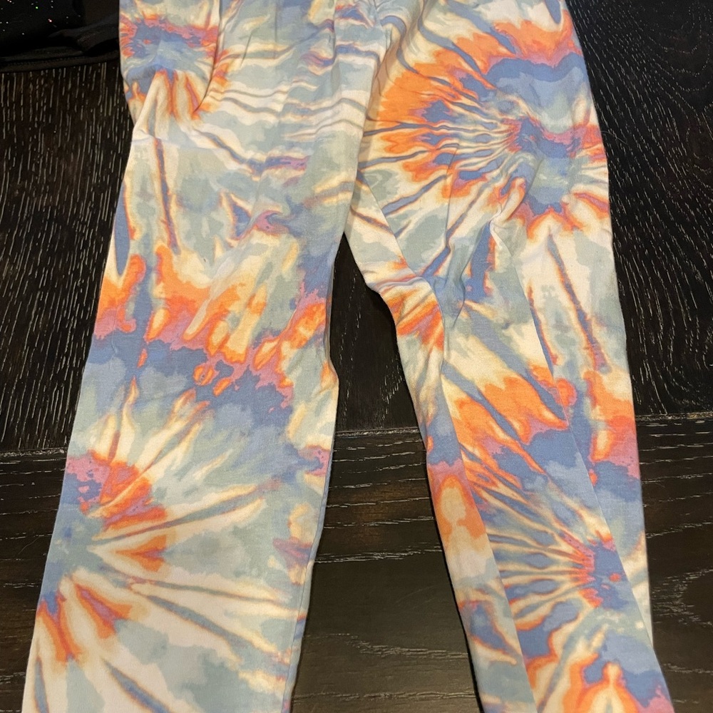 Crown and Ivy tie dye leggings size 6